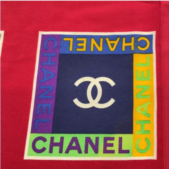 RARE Chanel Carré Red Silk Scarf - Picture 14 of 16